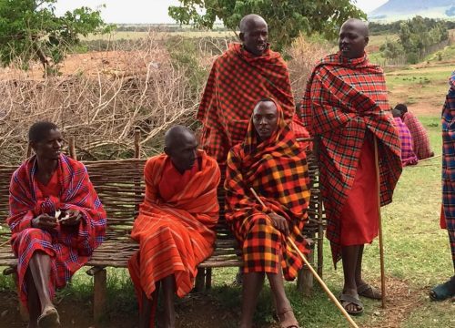 Rencontrer le Peuple Masaï dans la réserve nationale de Serengeti et de Masaï Mara
