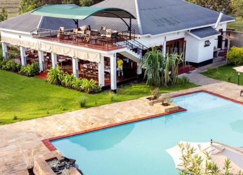 MOYONI AIRPORT LODGE