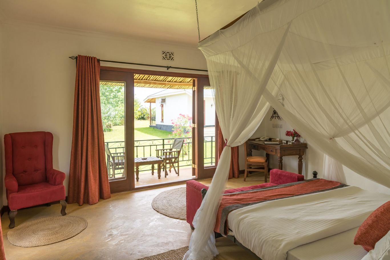 MOYONI AIRPORT LODGE