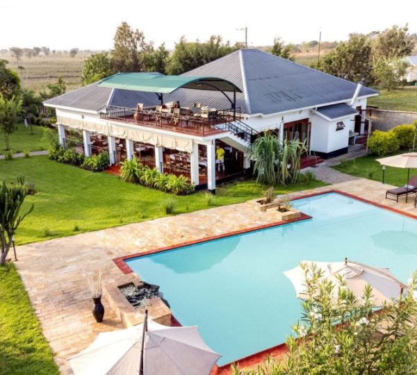 MOYONI AIRPORT LODGE piscine