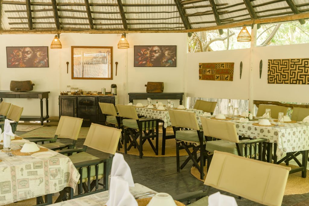 Restaurant natron river camp