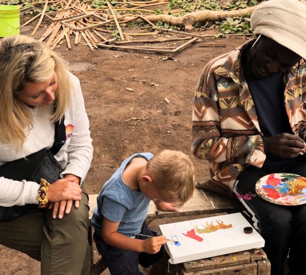 Peinture Tinga Tinga avec les enfants